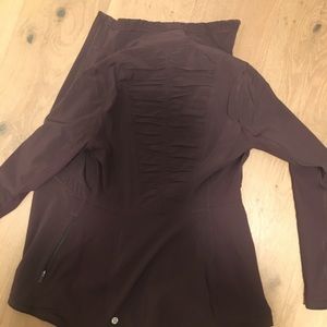 Lululemon jacket size 4